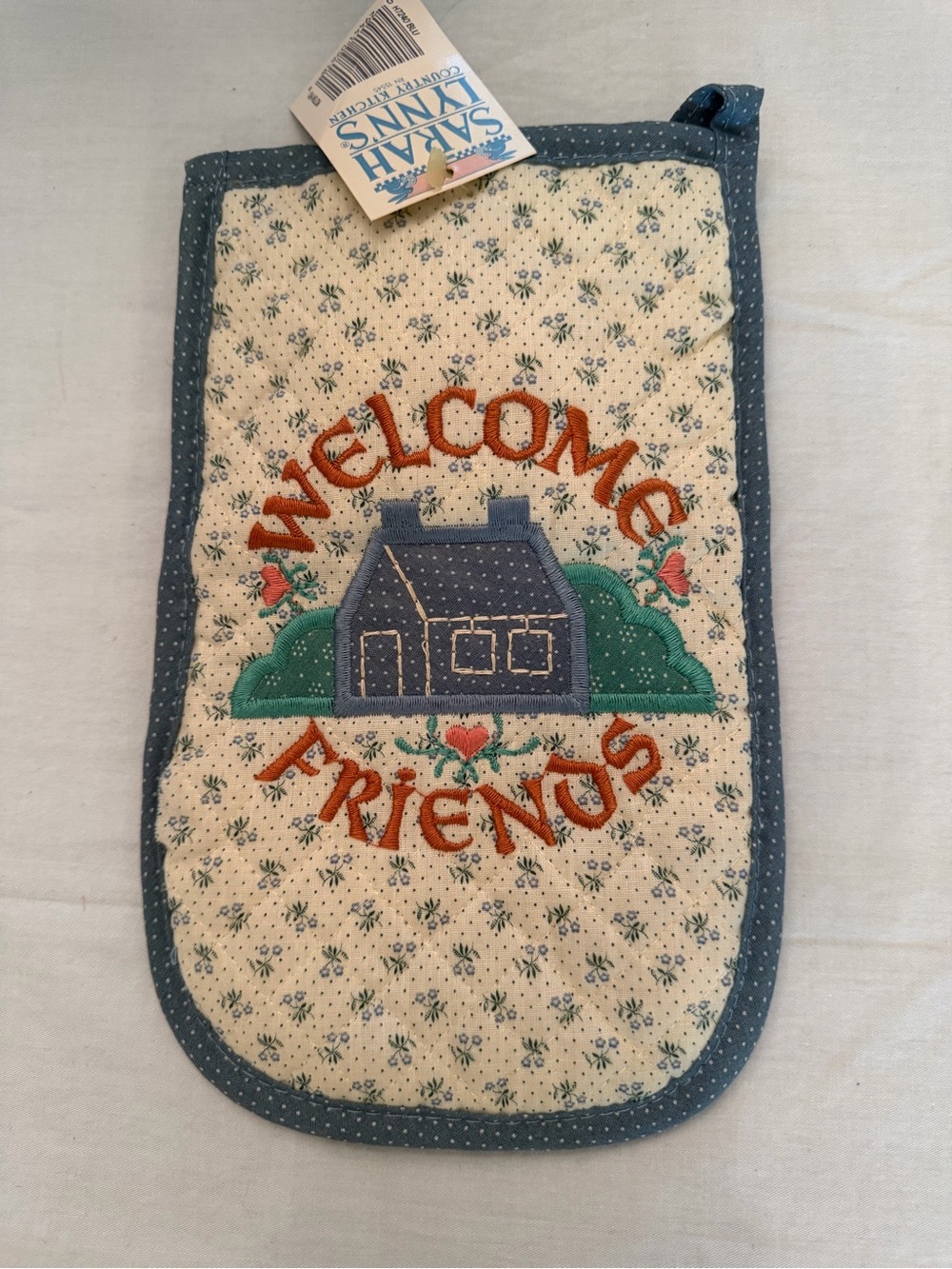 NOS Welcome Friends Quilted Oven Mitt - Blue/Cream by